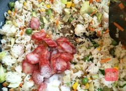 肉丁包菜炒饭的做法图解7