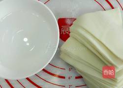 猪肉香菜馅小馄饨的做法图解1