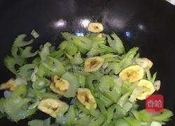 西芹火腿的做法图解2