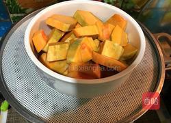 芝麻南瓜饼的做法图解1