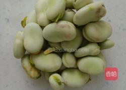 鲜蚕豆小炒肉的做法图解1