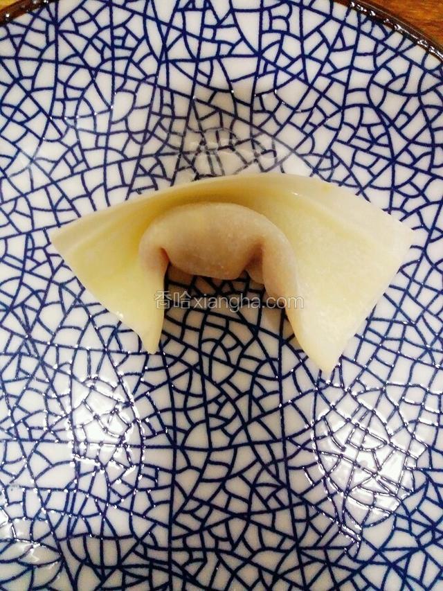 两边向中间对折