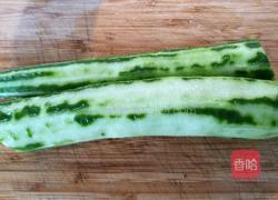 丝瓜炒鸡蛋虾仁的做法图解2