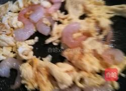 丝瓜炒鸡蛋虾仁的做法图解8