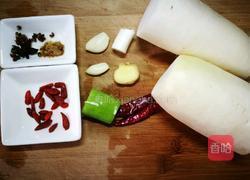 「Cathy边吃边营养」清炖萝卜汤的做法图解1