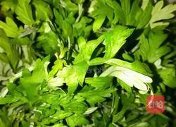 艾叶煎蛋的做法图解1