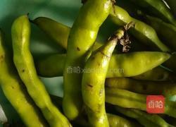 韭菜炒蚕豆的做法图解1
