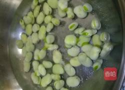 韭菜炒蚕豆的做法图解3