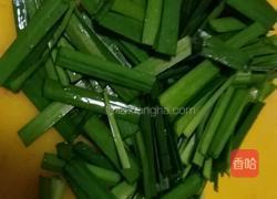 韭菜炒蚕豆的做法图解6