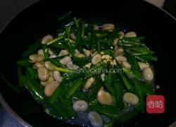 韭菜炒蚕豆的做法图解12