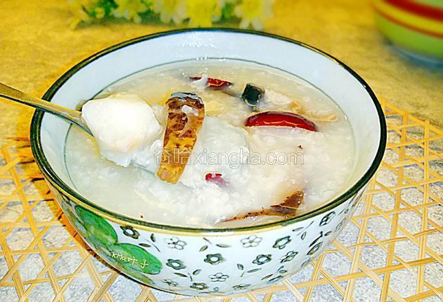 红枣香菇鳕鱼粥