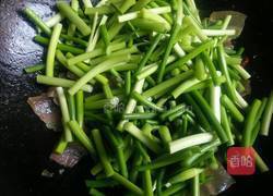 蒜苔炒腊肉的做法图解7