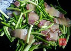 蒜苔炒腊肉的做法图解8