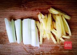 「Cathy边吃边营养」清炖鲫鱼的做法图解3