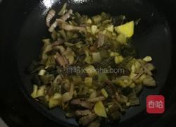 咸菜烧鲫鱼的做法图解13