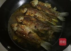 咸菜烧鲫鱼的做法图解14