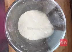 Illustration of how to make fried steamed buns 6
