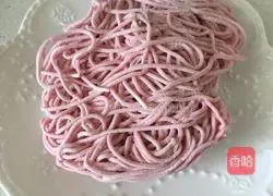 Illustration of how to make dragon fruit noodles 10