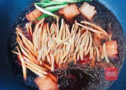 黄花菜炖肉的做法图解3