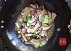 蘑菇炒青菜的做法图解4