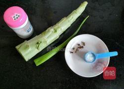 炝椒油莴笋丝的做法图解1