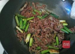 牛肉炒大蒜的做法图解3