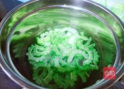 刮脂减肥苦瓜汁的做法图解6