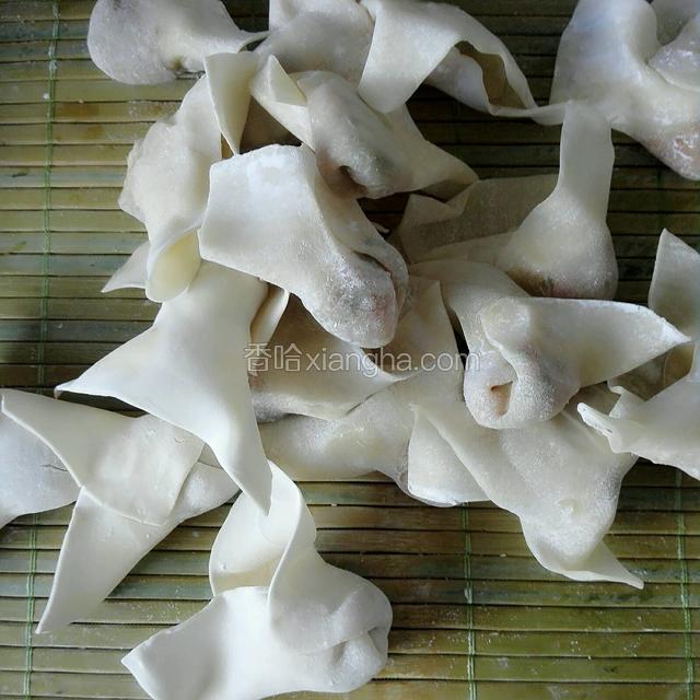 提前包好的小馄饨（可以看我之前的菜谱）