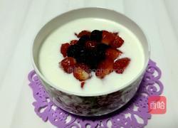 草莓桑葚酸奶的做法图解3
