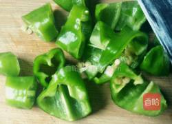 青椒炒有机花菜的做法图解3