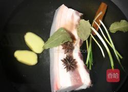 蒜蓉白切肉的做法图解1