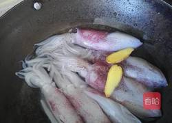白灼鱿鱼的做法图解2