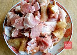 花生米炖猪脚的做法图解3