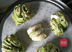 撞色火腿粒香葱花卷的做法图解12