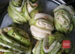 撞色火腿粒香葱花卷的做法图解13