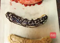 Illustration of how to make banana sushi 1