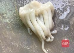 西蓝花炒鱿鱼的做法图解6