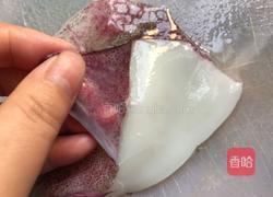 西蓝花炒鱿鱼的做法图解8