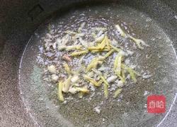 西蓝花炒鱿鱼的做法图解13