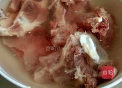 茯苓茨实山药莲子脊骨汤的做法图解3