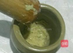 油泼蒜泥菠菜的做法图解3