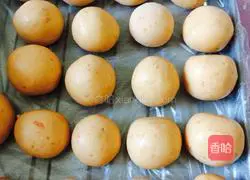 Illustration of how to make sago and sweet potato dumplings 2