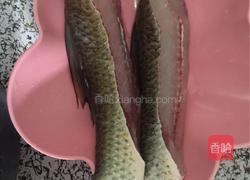 萝卜丝红枣煲鲫鱼的做法图解1