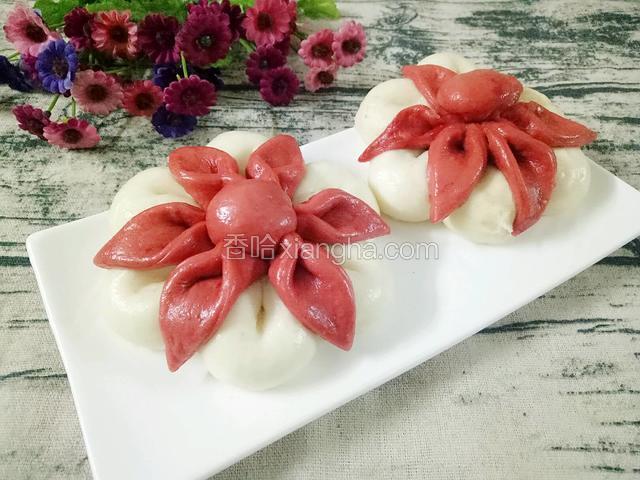 放入蒸锅二次发酵20分钟，发酵好后大火蒸15分钟，关火焖3分钟即可