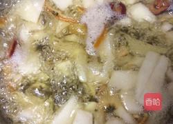 冰糖雪梨汁的做法图解2