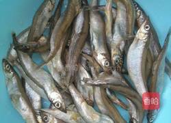 香炸鱼仔的做法图解1