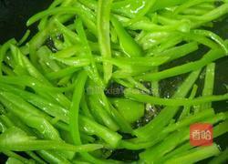 青椒炒蛋的做法图解3