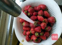 蜂蜜草莓酱的做法图解3