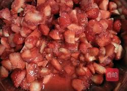 蜂蜜草莓酱的做法图解4