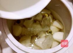 胎菊冰糖炖雪梨的做法图解5